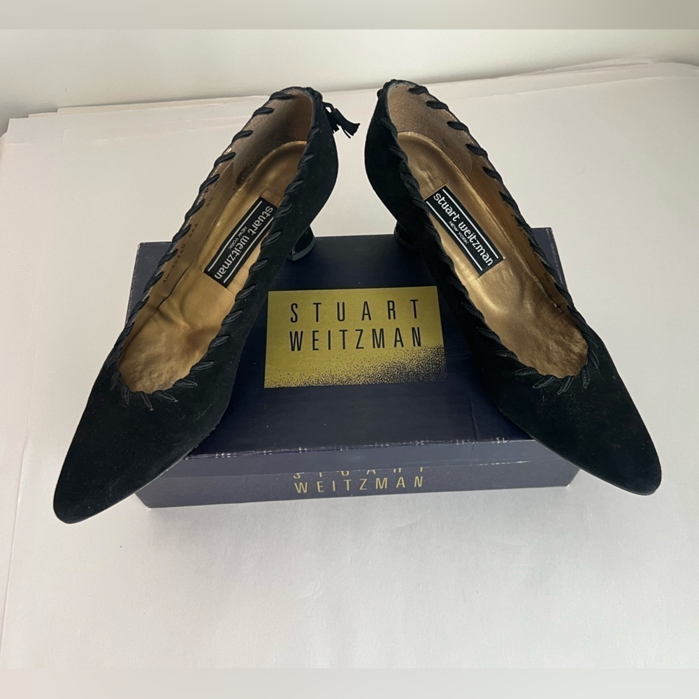Stuart Weitzman Black Suede Whipstitch Tassel Kitten Heel Pumps Size 8.5 Witchy
